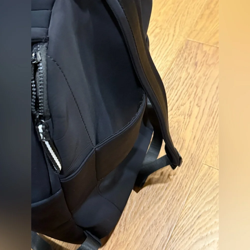 Bluzen Neoprene Backpack Black